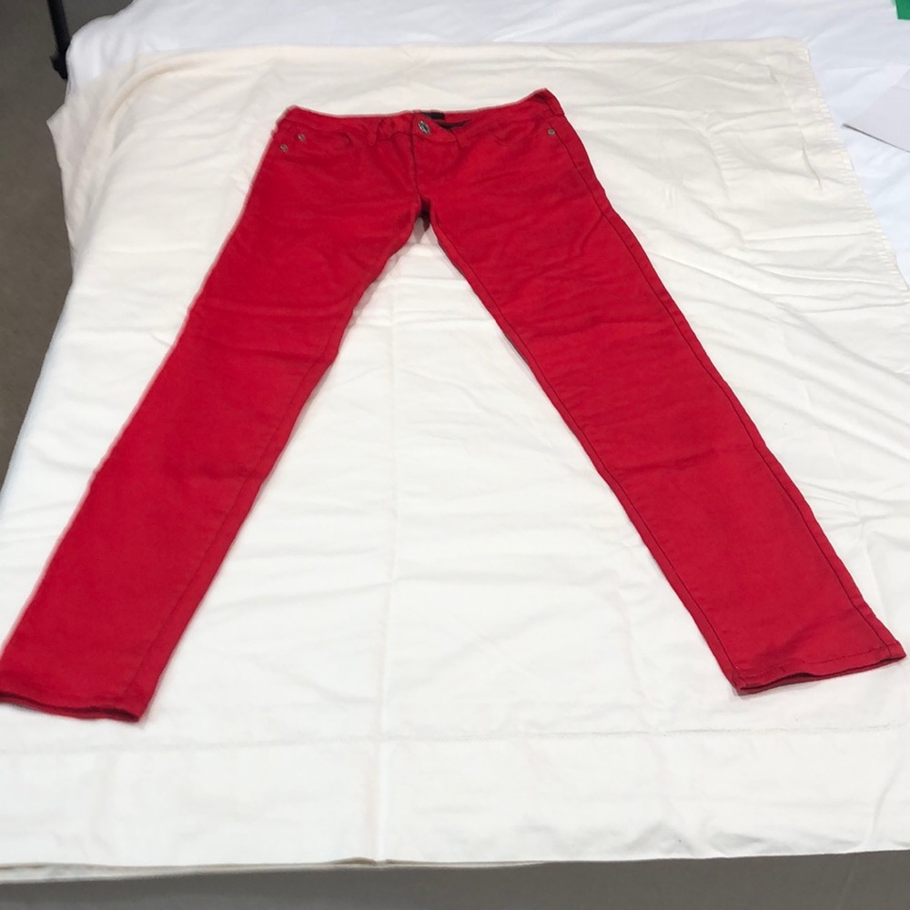 Celebrity Pink. Size 5. Holiday Red. Great condition.